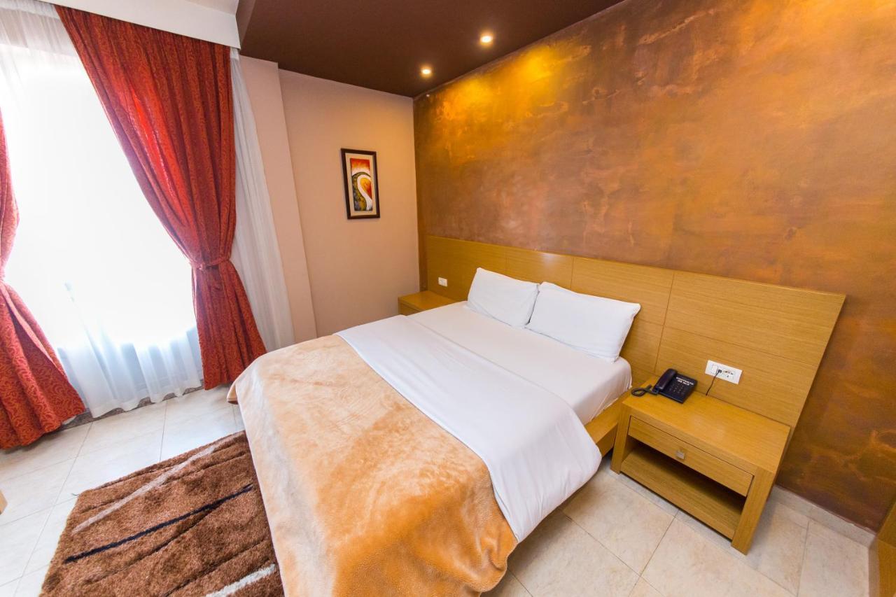 Hotel Denver Tirana Zewnętrze zdjęcie