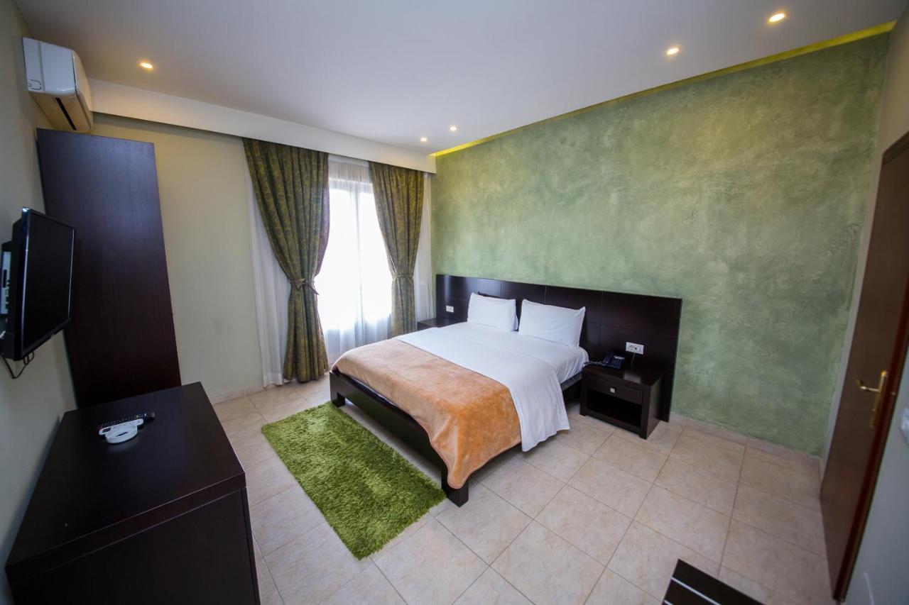 Hotel Denver Tirana Zewnętrze zdjęcie