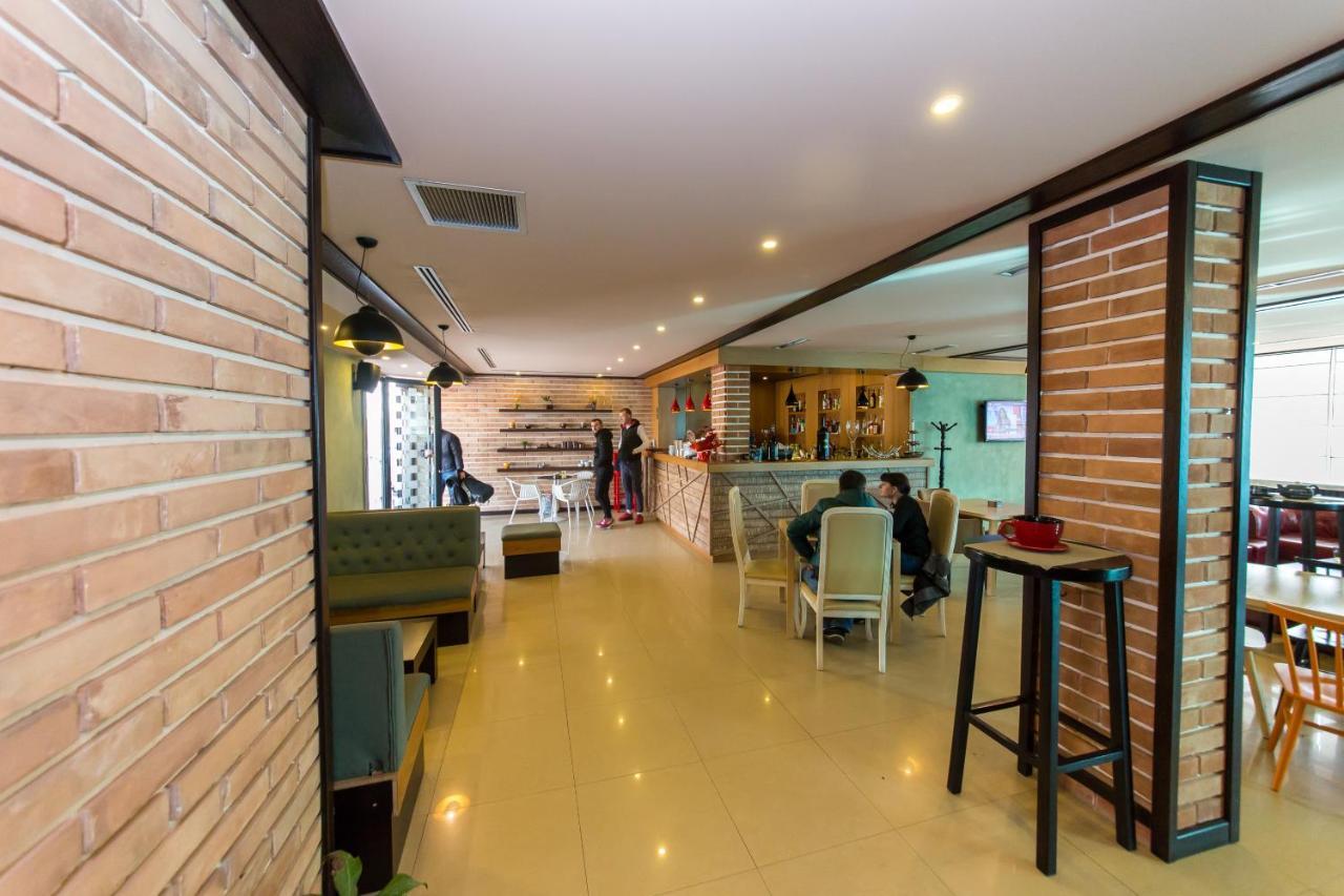 Hotel Denver Tirana Zewnętrze zdjęcie