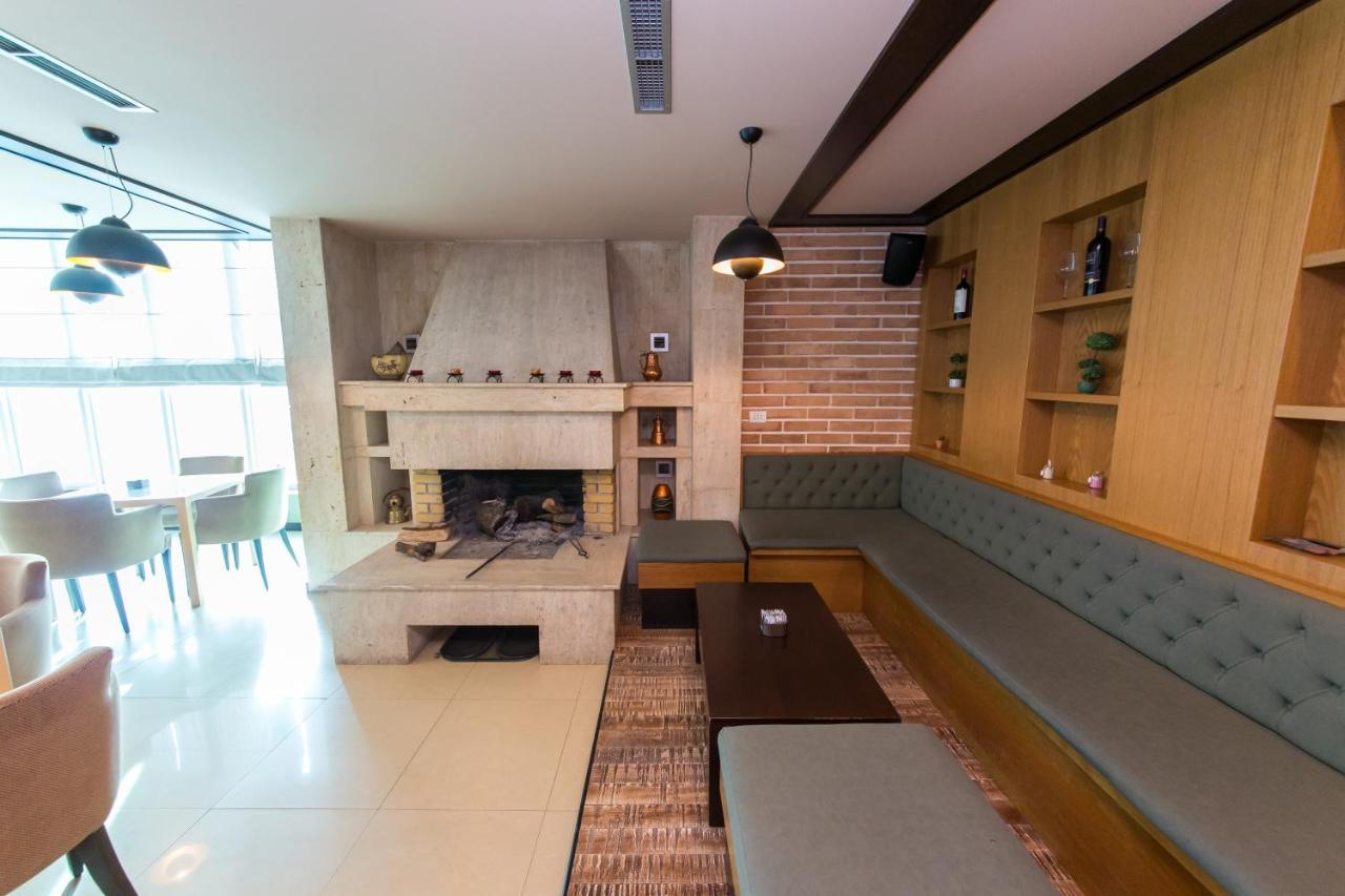 Hotel Denver Tirana Zewnętrze zdjęcie