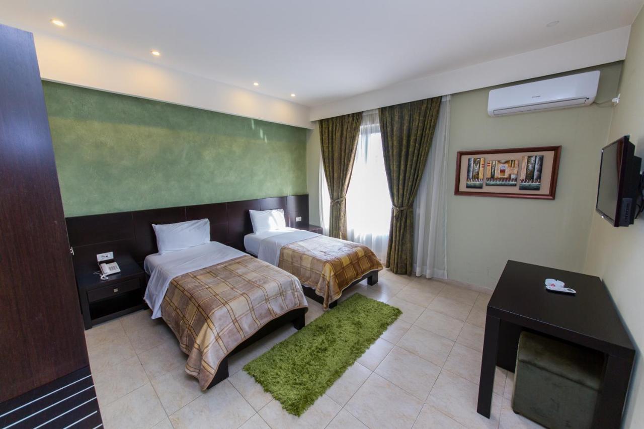 Hotel Denver Tirana Zewnętrze zdjęcie