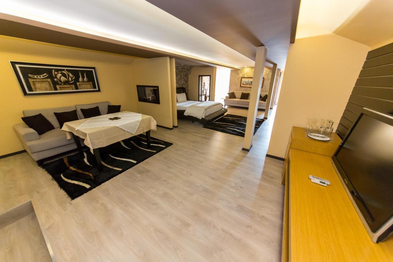 Hotel Denver Tirana Zewnętrze zdjęcie