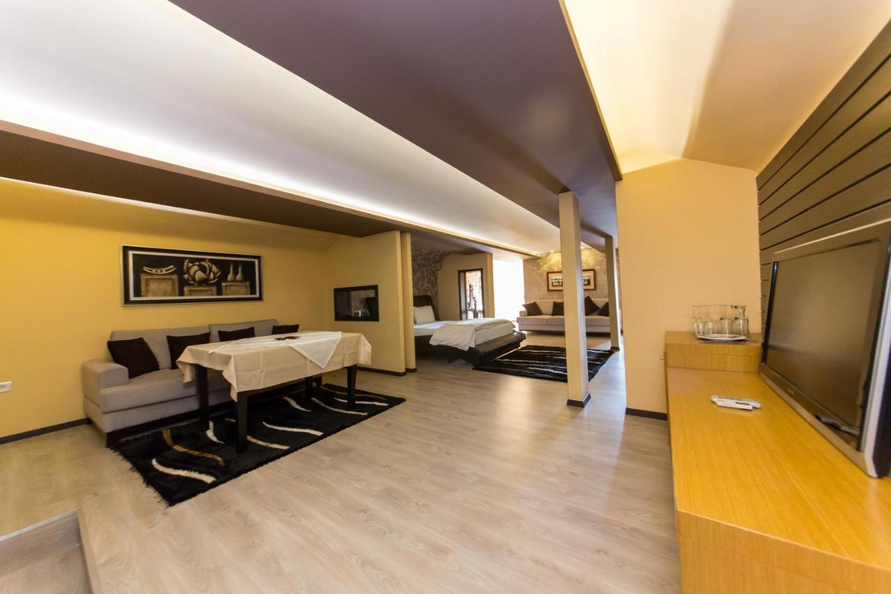Hotel Denver Tirana Zewnętrze zdjęcie