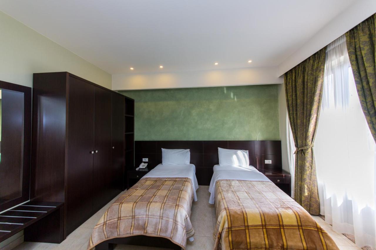 Hotel Denver Tirana Zewnętrze zdjęcie